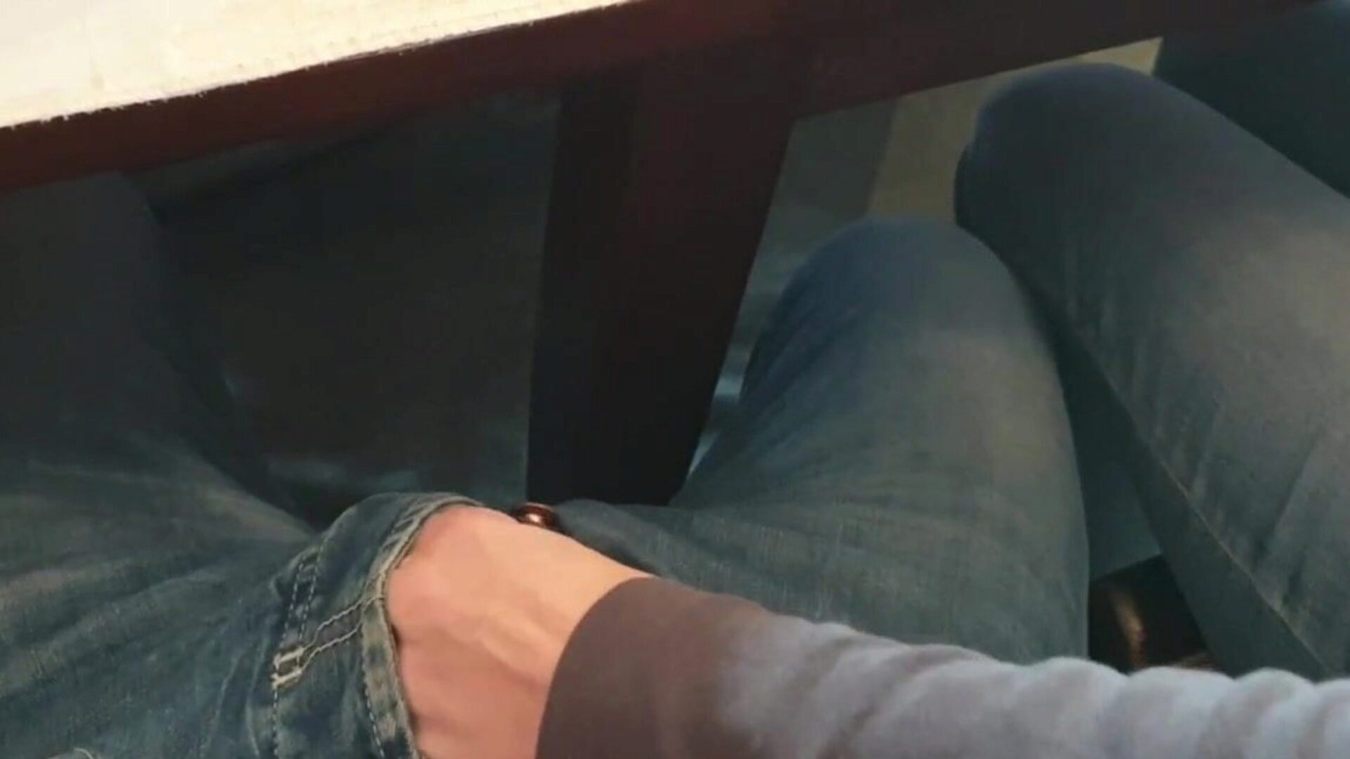 lärare rycker av studentens kuk på universitetet ... se läraren ryker av en studentens kuk i universitetets klassrumsepisod på xhamster - det ultimata urvalet av gratis fransk offentlig handjob hd porn tube filmscener