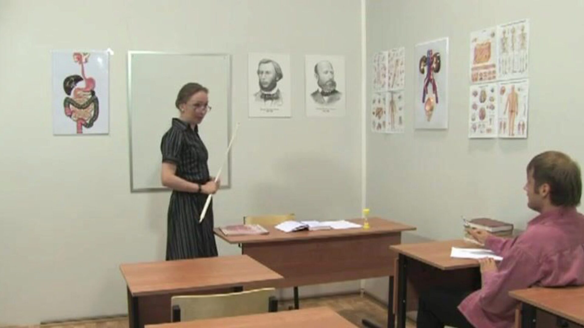 russisk ældre professor 12 - elena (anatomi-lektion)