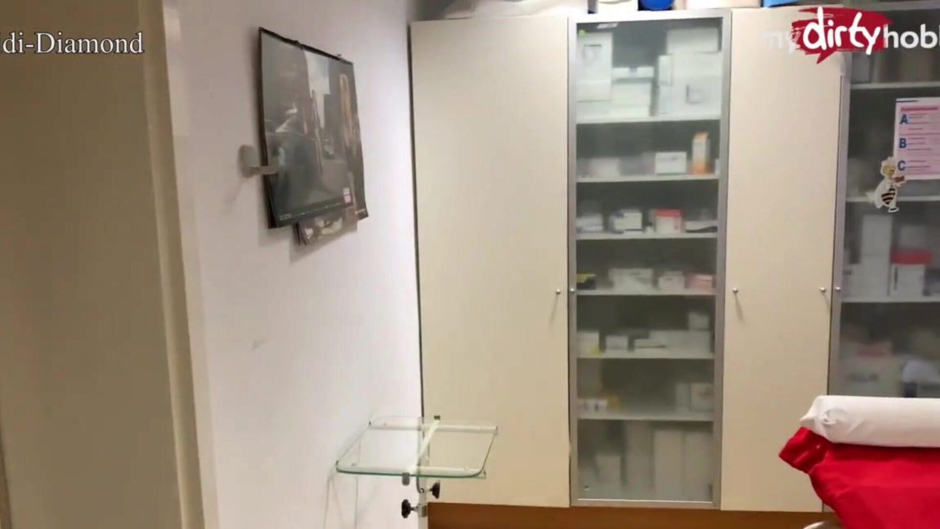 мидиртихобби - доктор током прегледа прегледа бонки плавушу
