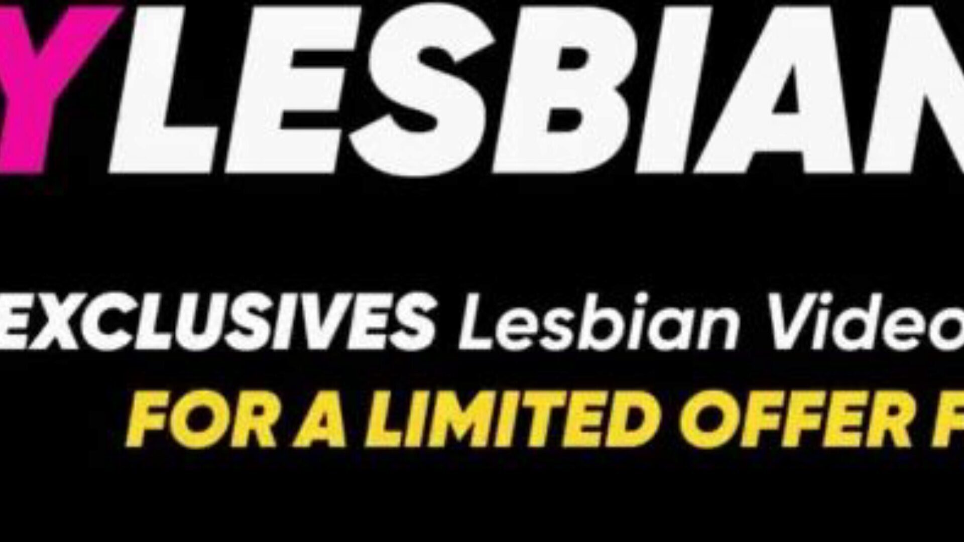 vit lesbisk körd hårt och passionerad av svart lesbisk
