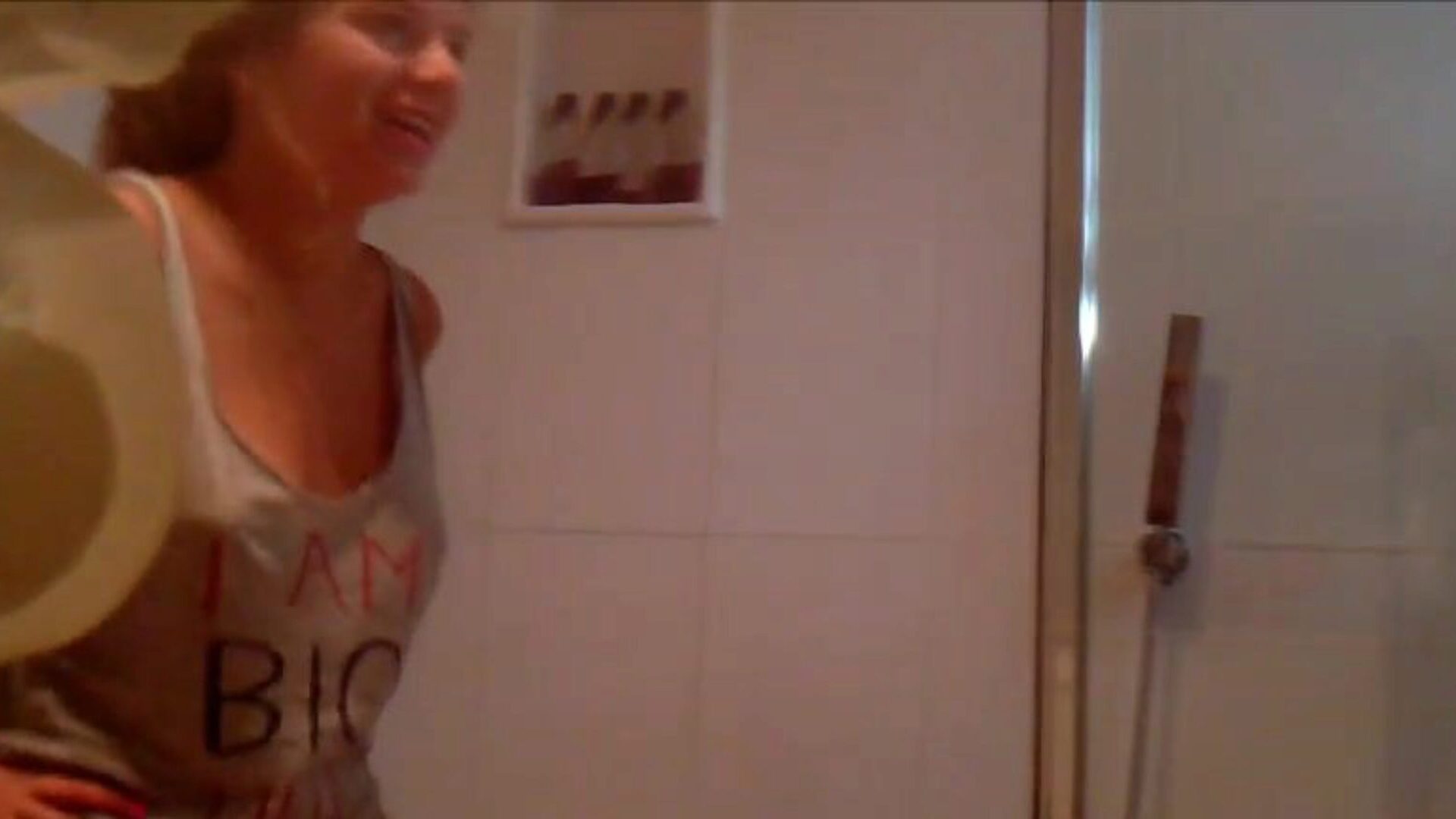 נוער צרפתי מדהים במקלחת לולה חובבנית צרפתית מהממת בכל הפאר העירום שלה