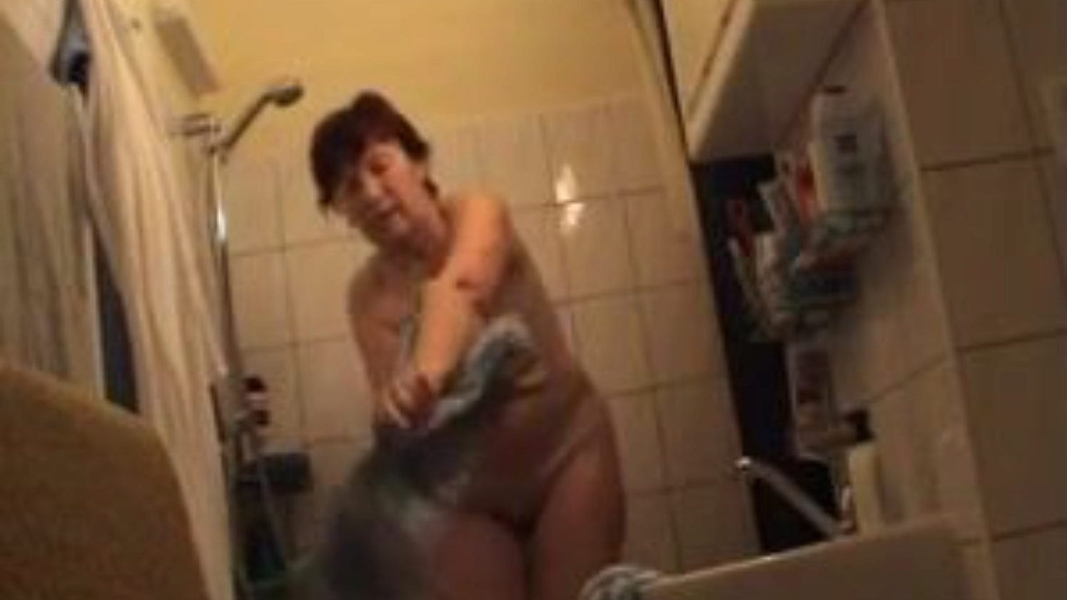 abuela alemana desnuda en el baño, anuncio de video porno de alemanes gratis ver escena de película de abuela alemana desnuda en el baño en xhamster, el sitio de sexo más grande con toneladas de abuelas desnudas de alemanes gratis y videos porno maduros